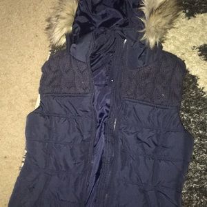 Small Aeropostale navy puffer vest